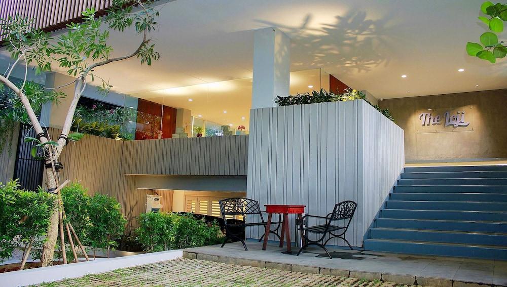 Zen Rooms Patra Kuningan Syariah Jakarta Exterior photo