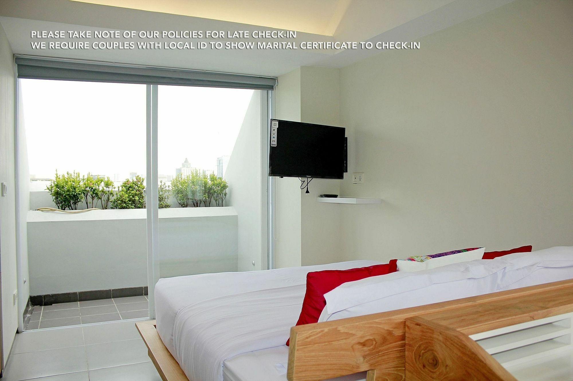 Zen Rooms Patra Kuningan Syariah Jakarta Exterior photo